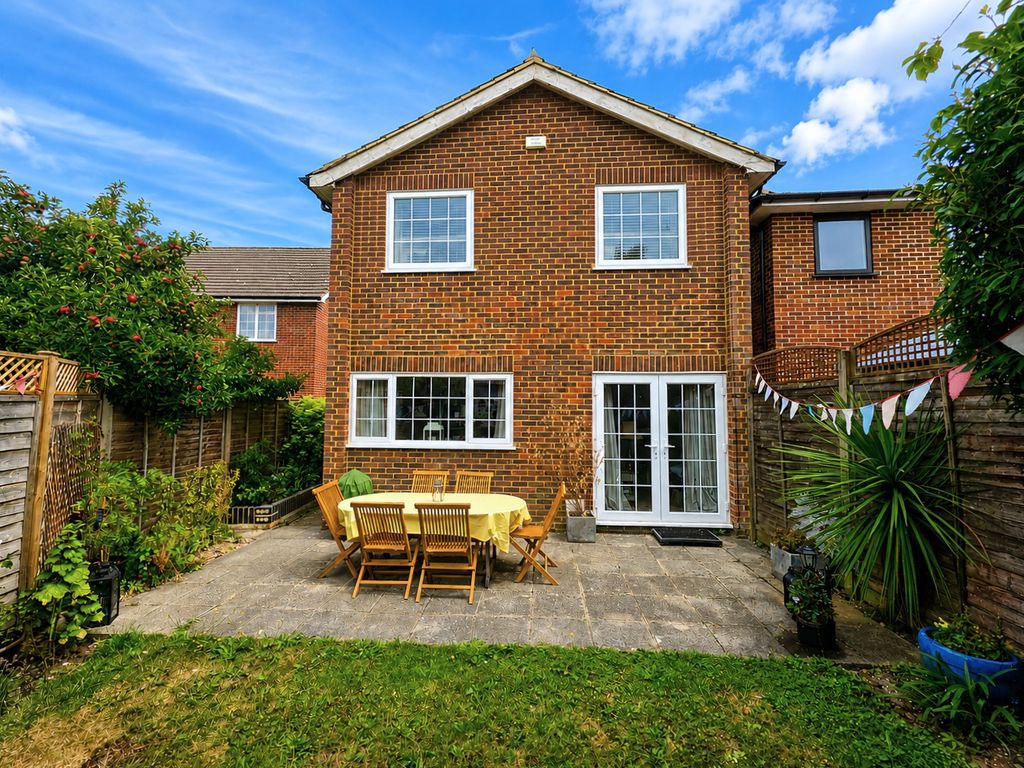Woodside Avenue Flackwell Heath
